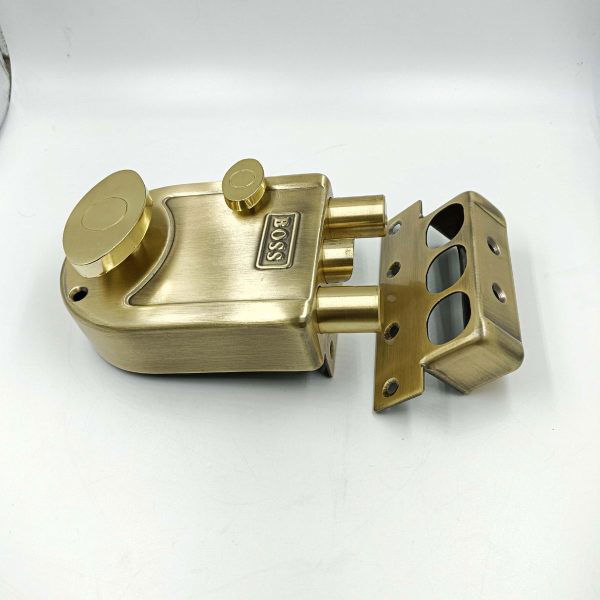 Boss maindoor lock tribolt with auto latch safty lock 9974 antique finish knob on inside 15 years warrenty